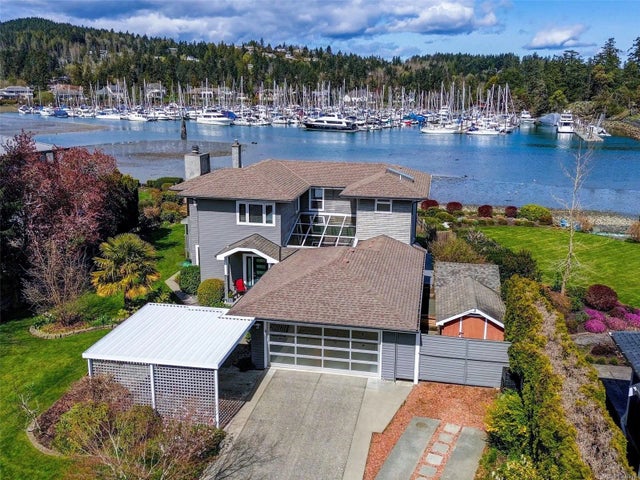 2 of 57 - 10680 Blue Heron Rd, North Saanich, BC