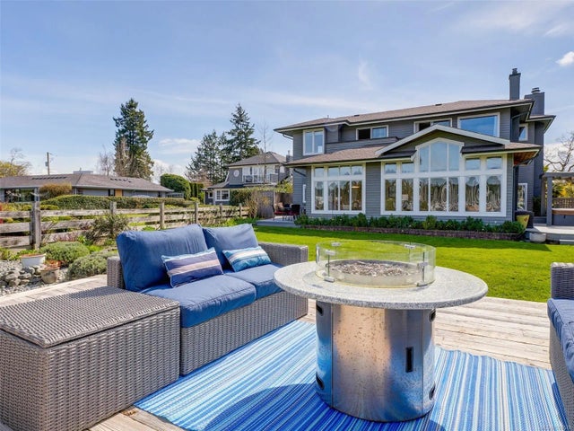 4 of 57 - 10680 Blue Heron Rd, North Saanich, BC