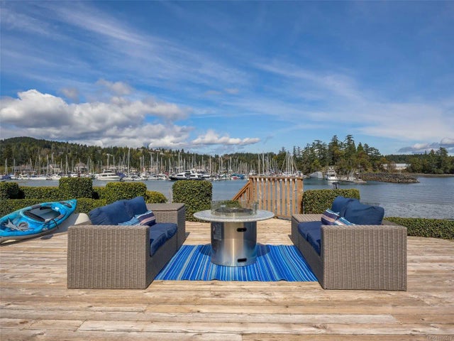 5 of 57 - 10680 Blue Heron Rd, North Saanich, BC