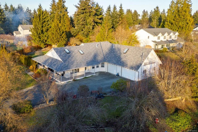 1 of 64 - 1960 Emma Way, Nanaimo, BC