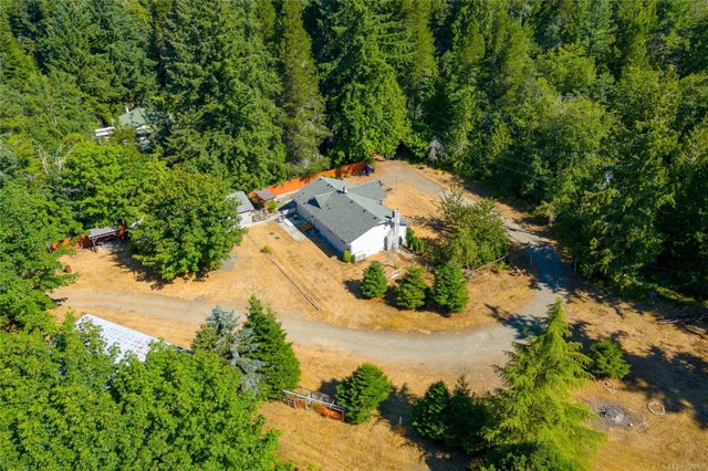 4 of 58 - 1080 Allgard Rd, Qualicum Beach, BC