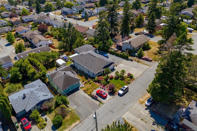 2 of 61 - 555 Leaside Ave, Saanich, BC