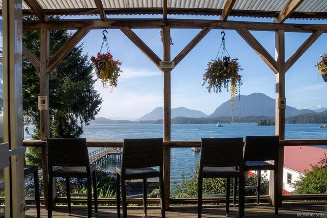 4 of 5 - 320 Main St, Tofino, BC