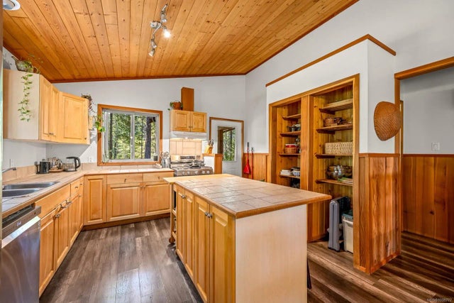 4 of 68 - 924 Siskin Lane, Cortes Island, BC