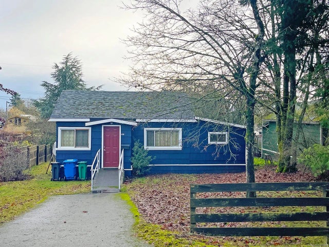 1 of 9 - 486 Wakesiah Ave, Nanaimo, BC