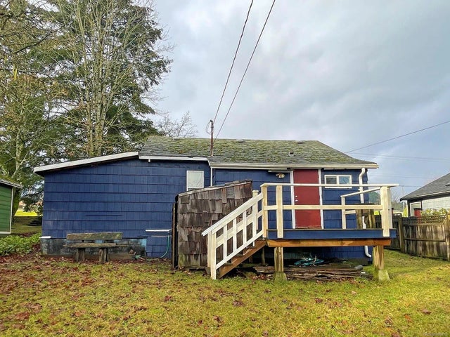 3 of 9 - 486 Wakesiah Ave, Nanaimo, BC
