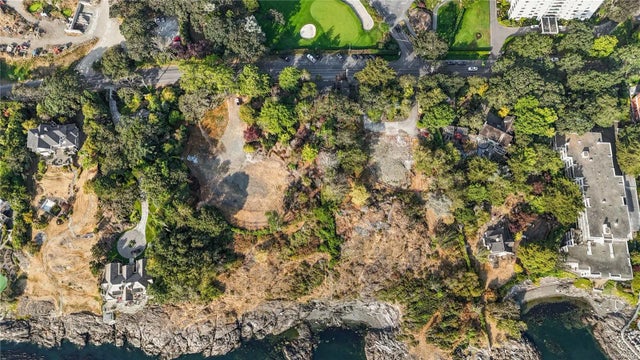 3 of 23 - 1069/1101 Beach Dr, Oak Bay, BC