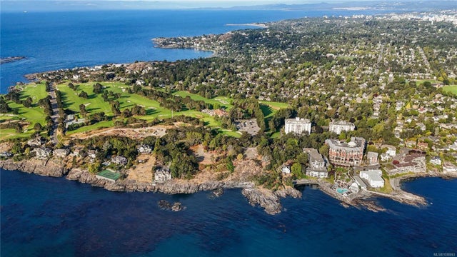 5 of 23 - 1069/1101 Beach Dr, Oak Bay, BC