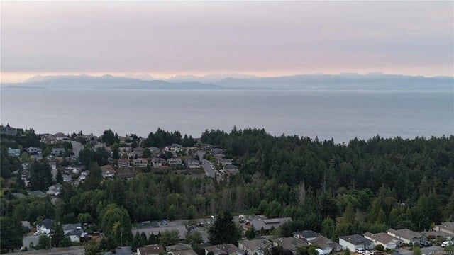 4 of 10 - 4730 Laguna Way, Nanaimo, BC