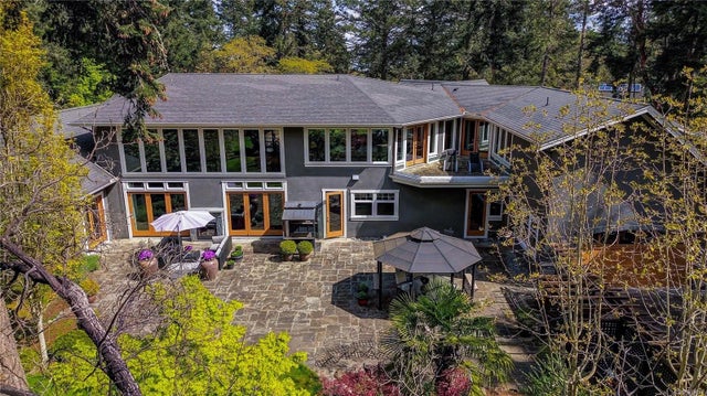 5 of 59 - 2615 Queenswood Dr, Saanich, BC