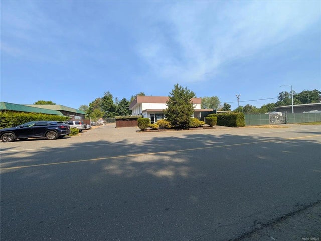 2 of 26 - 253 Fern Rd, Qualicum Beach, BC