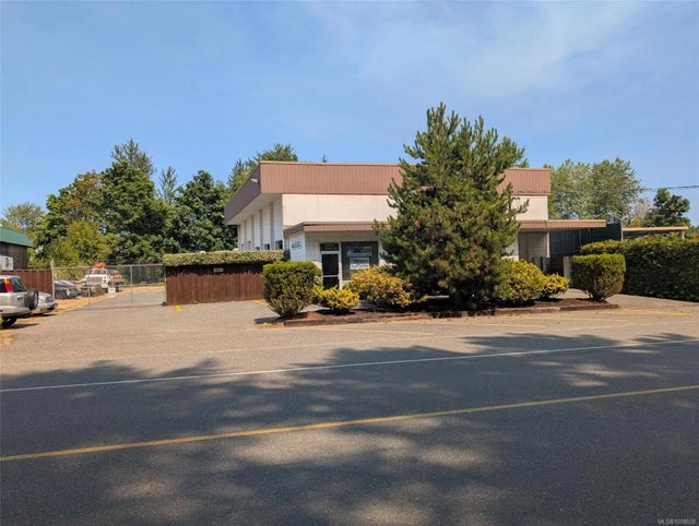 3 of 26 - 253 Fern Rd, Qualicum Beach, BC