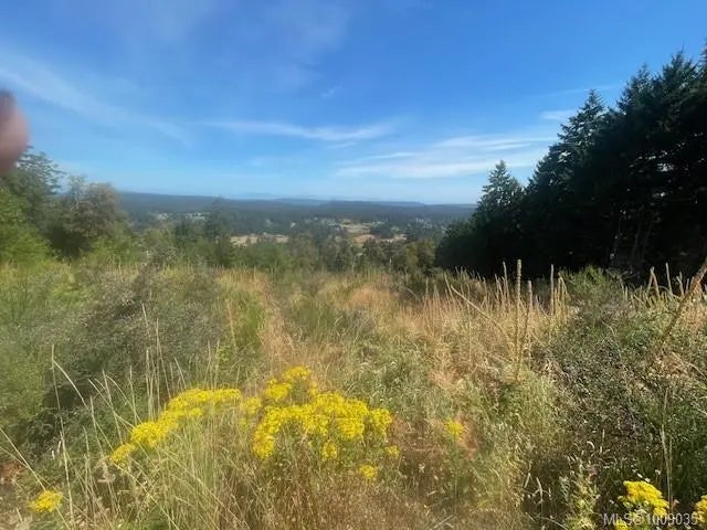 2 of 10 - 171 Northern Way, Salt Spring, BC