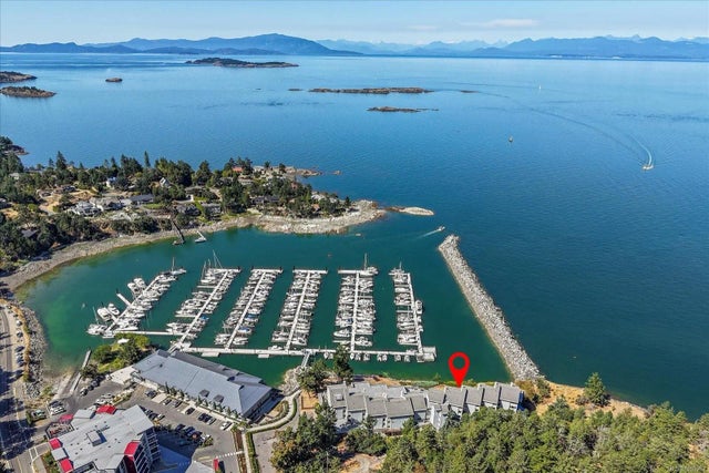 4 of 50 - 3555 Outrigger Rd 307, Nanoose Bay, BC