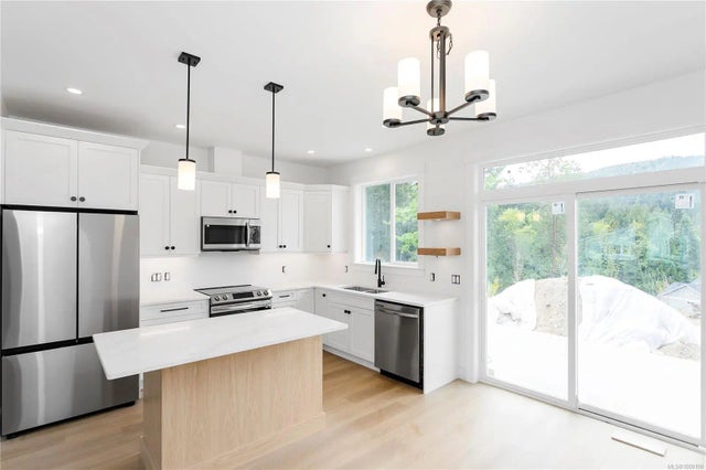 4 of 26 - 824 Russell Rd, Ladysmith, BC