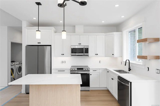 5 of 26 - 824 Russell Rd, Ladysmith, BC