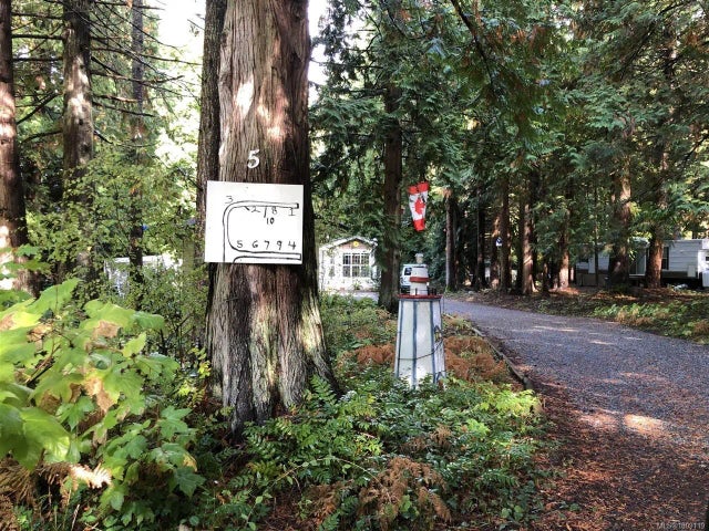 4 of 11 - 7134 Blackjack Dr, Lantzville, BC