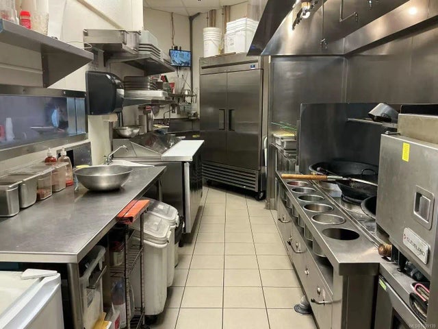 4 of 5 - 6631 Island Hwy F10, Nanaimo, BC