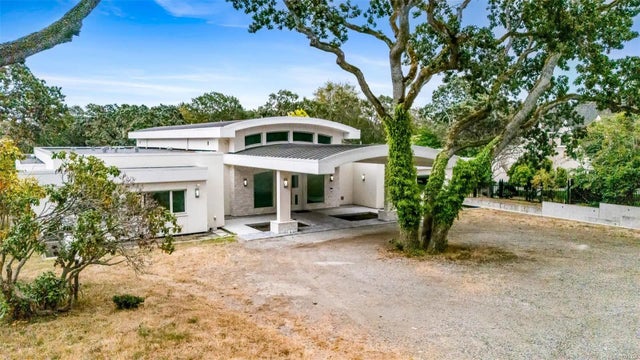 1 of 66 - 3355 Midland Rd, Oak Bay, BC