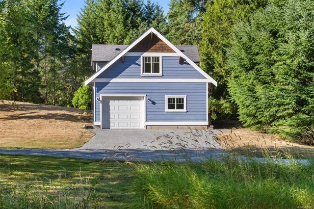 1 of 30 - 2715 Countryside Pl, Shawnigan Lake, BC