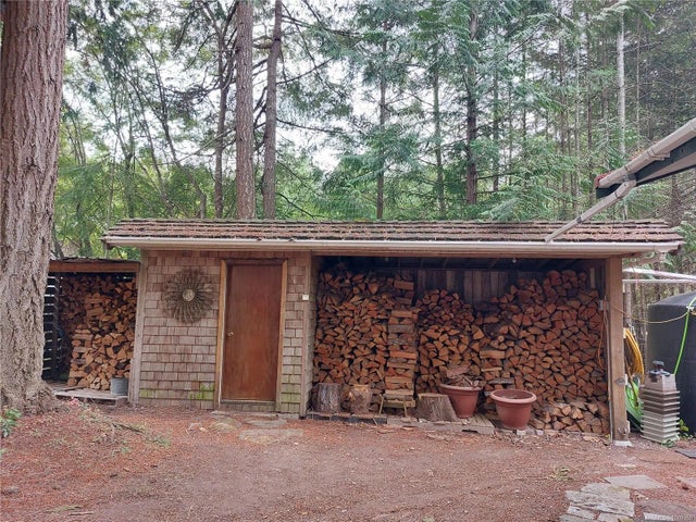 2 of 29 - 559 Blitz Rd, Mayne Island, BC