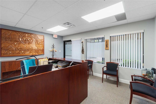 2 of 18 - 180 Second Ave 2, Qualicum Beach, BC