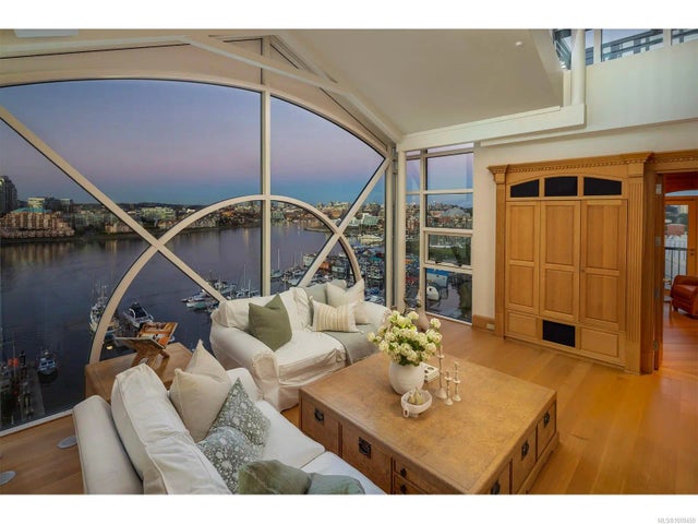 2 of 40 - 21 Dallas Rd 1201, Victoria, BC