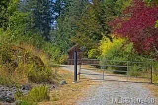 4 of 18 - 672 Isabella Point Rd, Salt Spring, BC