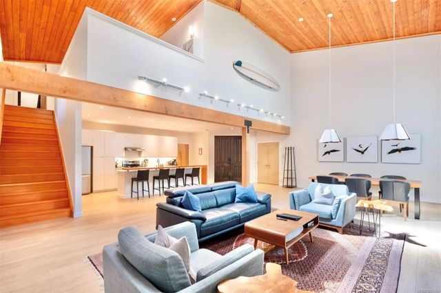 4 of 53 - 1316 Lynn Rd, Tofino, BC