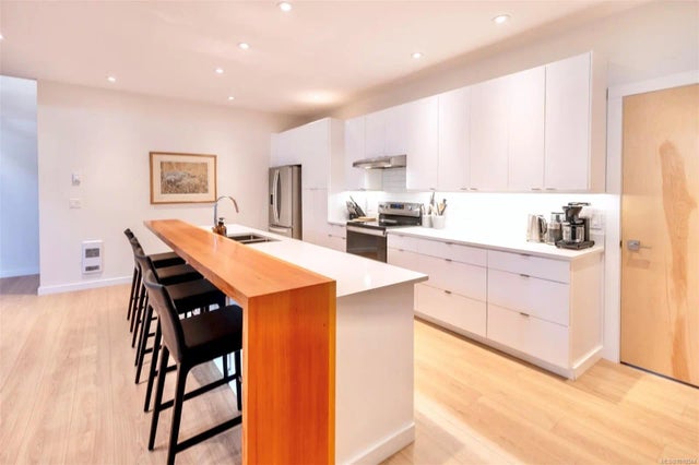 4 of 43 - 1316 Lynn Rd, Tofino, BC