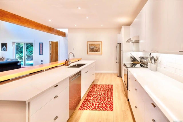 5 of 43 - 1316 Lynn Rd, Tofino, BC