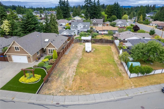 5 of 10 - 715 Doehle Ave, Parksville, BC