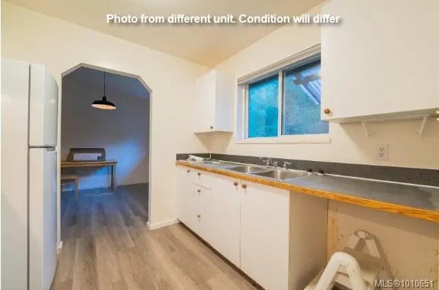 1 of 11 - 745 Church St 13, Gabriola Island, BC