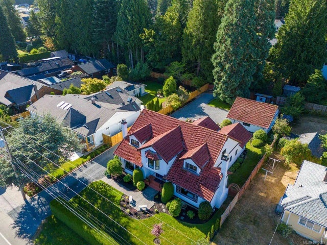 3 of 50 - 158 Crescent Rd E, Qualicum Beach, BC