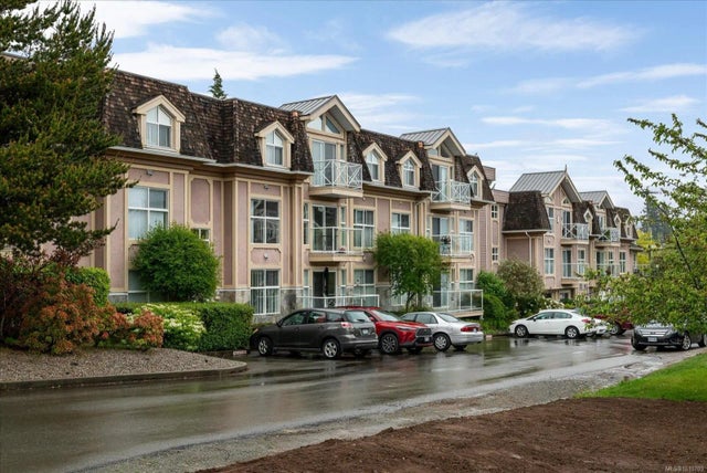 2 of 39 - 750 Memorial Ave 310, Qualicum Beach, BC