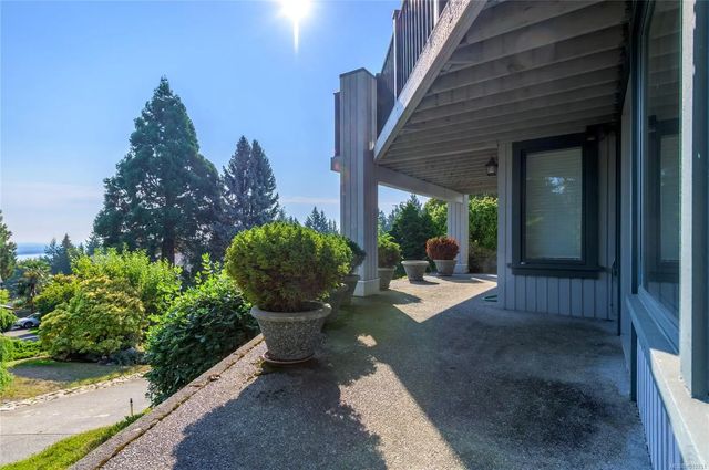 4 of 35 - 8742 Pender Park Dr, North Saanich, BC