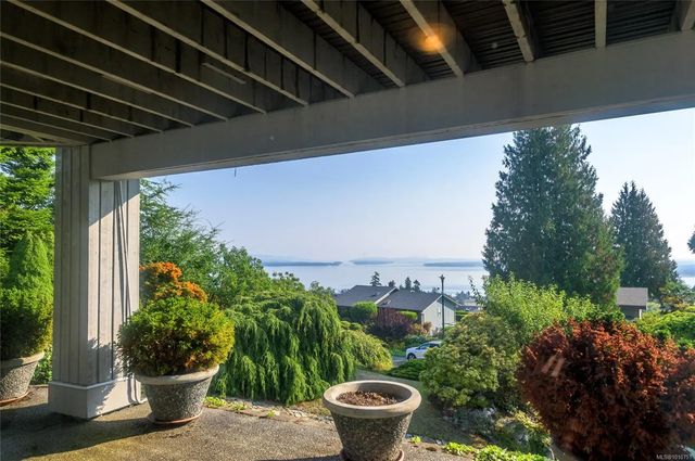 5 of 35 - 8742 Pender Park Dr, North Saanich, BC
