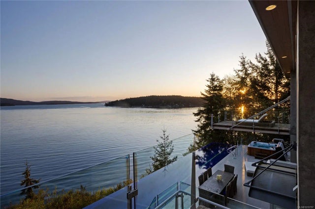 3 of 53 - 1580 Lands End Rd, North Saanich, BC