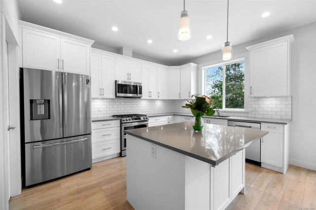 3 of 32 - 6439 Hopkins Crt, Sooke, BC