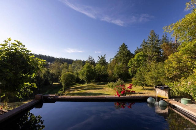 4 of 49 - 1070 Donwood Dr, Saanich, BC