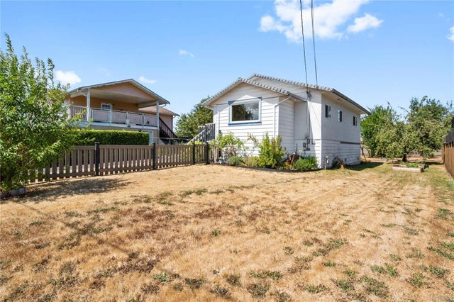 1 of 44 - 438 Renfrew St, Nanaimo, BC