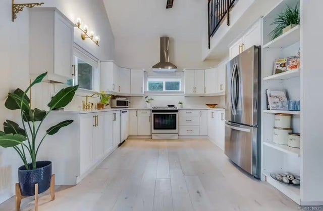 2 of 30 - 1502 Fulford-ganges Rd, Salt Spring, BC