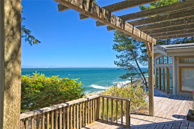 1 of 50 - 2 37 Salamanca Rd, Galiano Island, BC