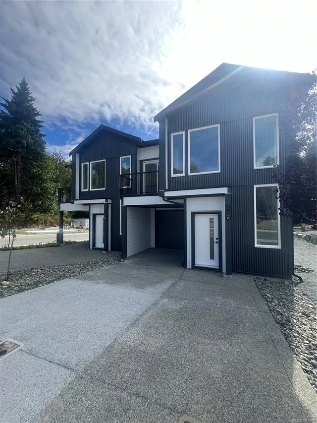 2 of 31 - 108 Plante Cres, Lake Cowichan, BC