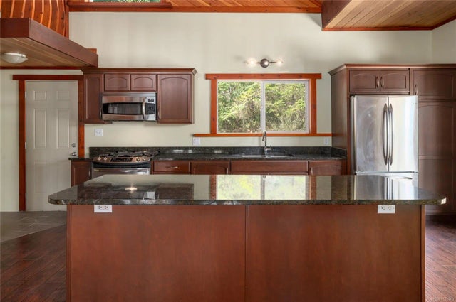 3 of 25 - 2031 Waring Rd, Nanaimo, BC