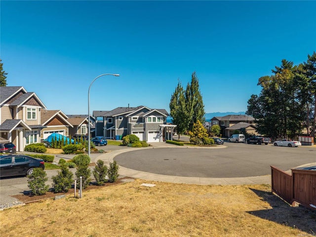 3 of 16 - 5690 Oceanview Terr, Nanaimo, BC