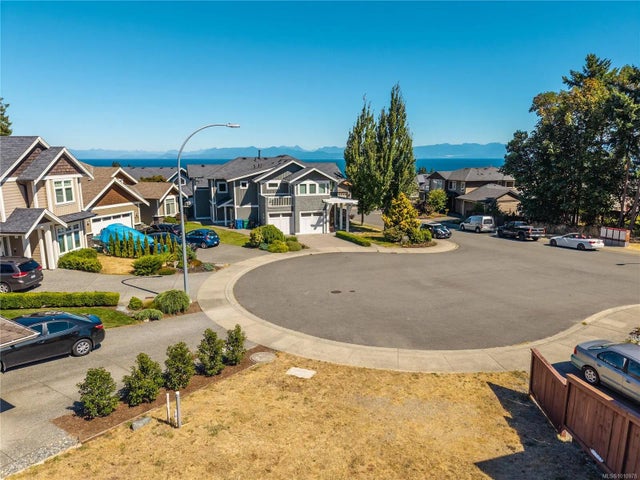 4 of 16 - 5690 Oceanview Terr, Nanaimo, BC