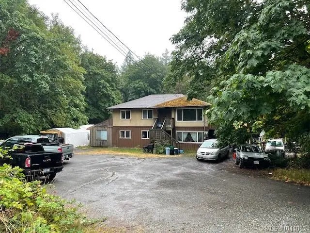 2 of 25 - 1753/1755 Fulford-ganges Rd, Salt Spring, BC