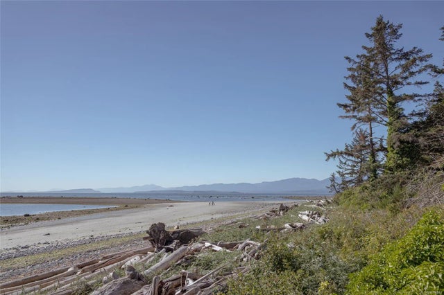 5 of 37 - 1107 Kye Bay Rd, Comox, BC