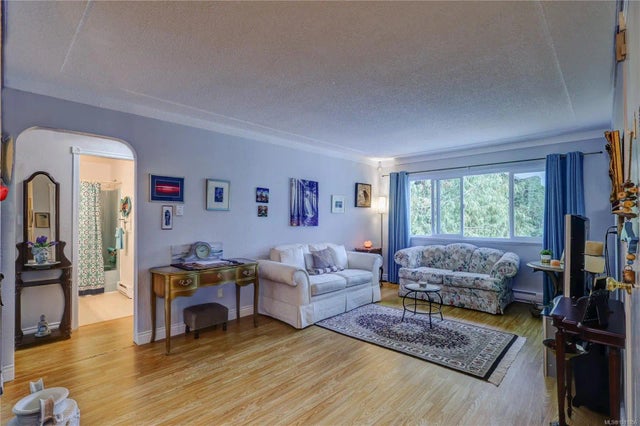 2 of 33 - 322 Village Way 6, Qualicum Beach, BC